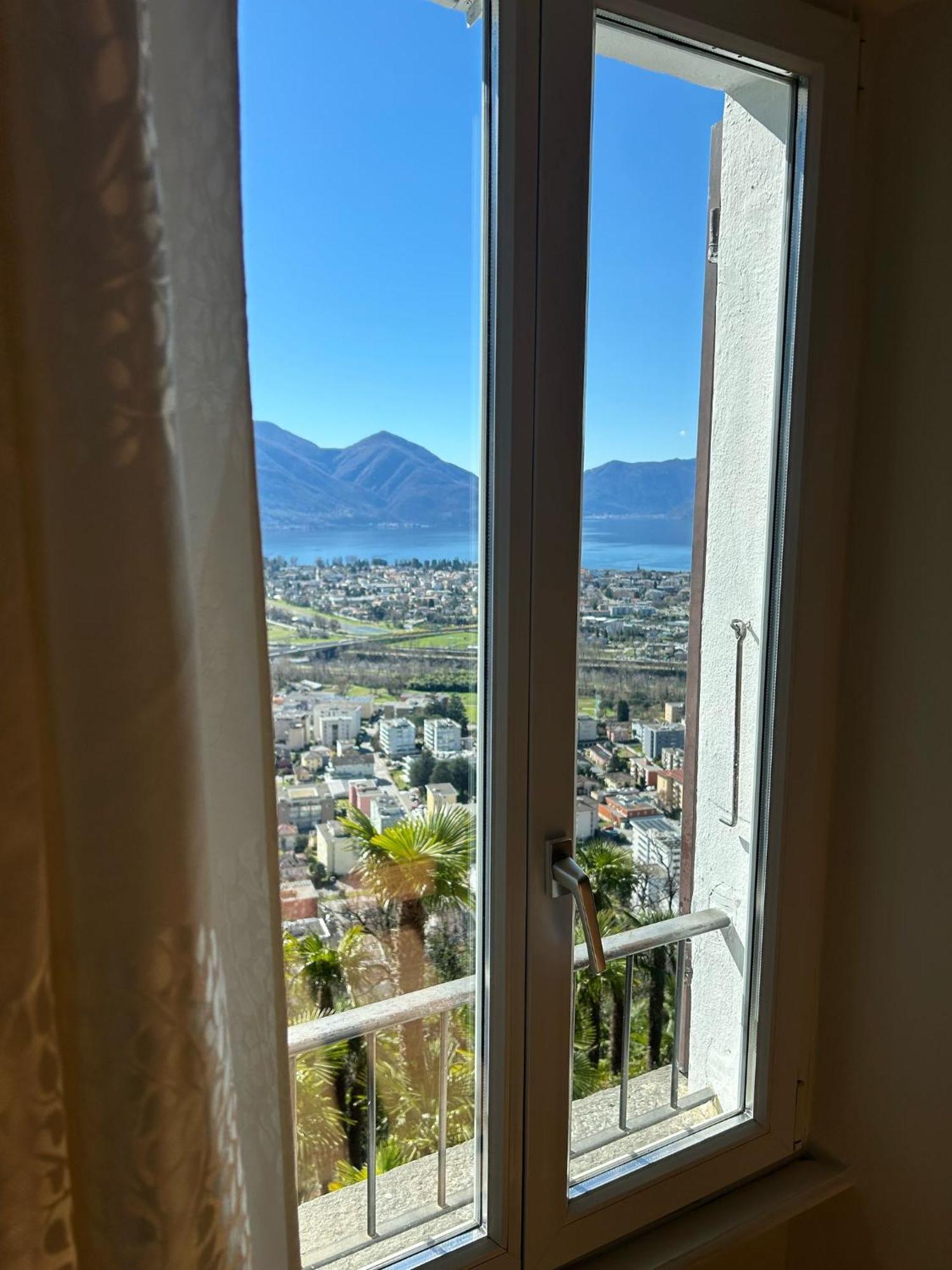 Pensione Olanda Locarno Buitenkant foto